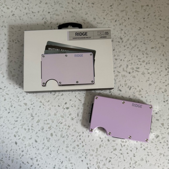 Ridge Lavender Slim RFID Blocking Wallet - Picture 1 of 4